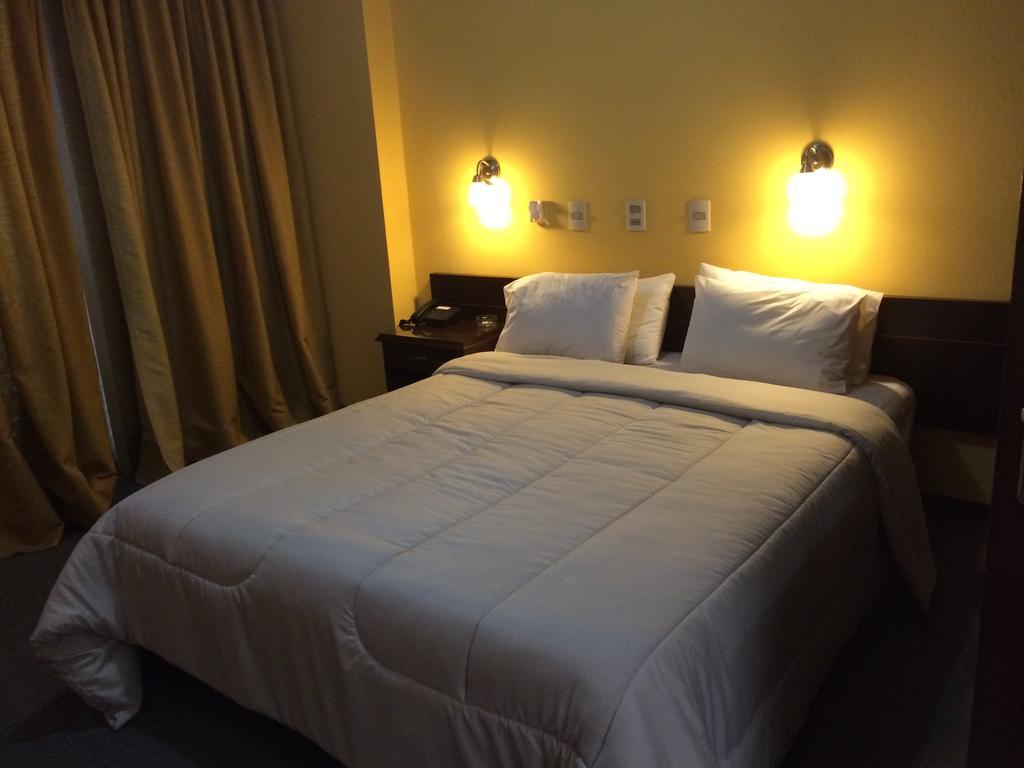 Hotel Manduvira Ασουνσιόν Δωμάτιο φωτογραφία